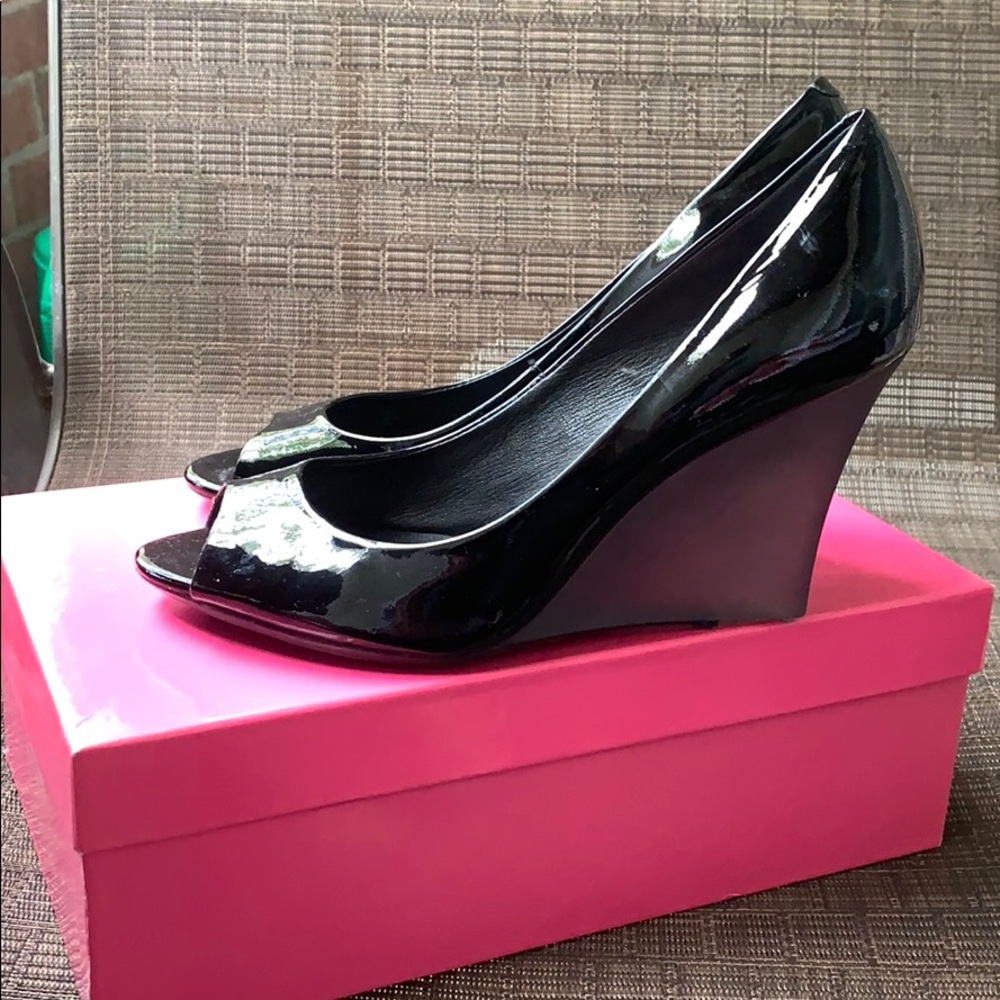 Black patent wedge shoes